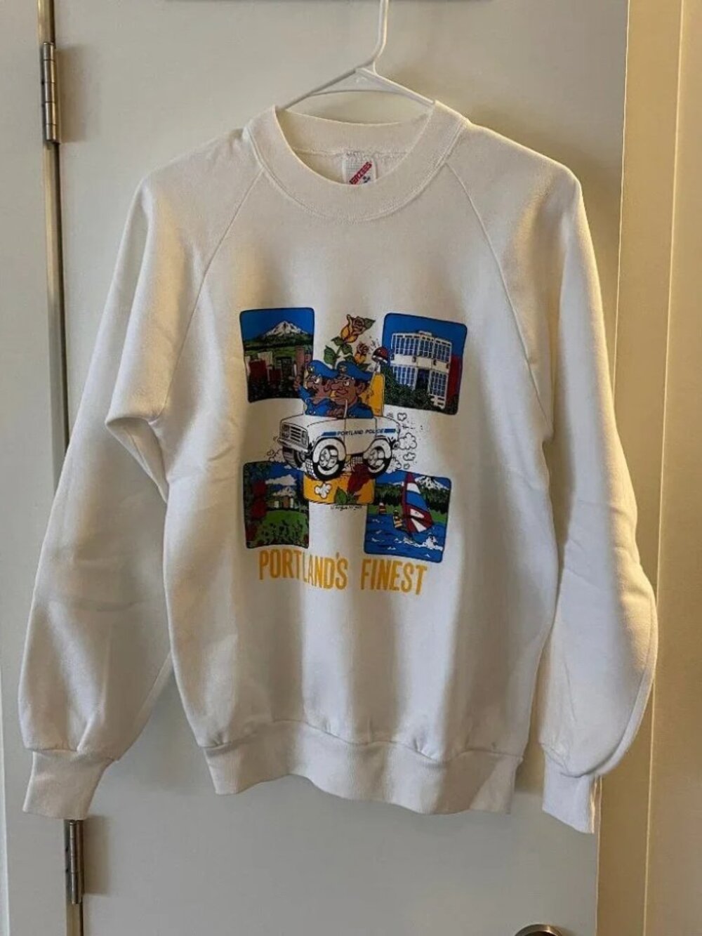 VINTAGE 90S PORTLAND SOUVENIR TOURIST WHITE SWEATSHIRT SIZE MEDIUM